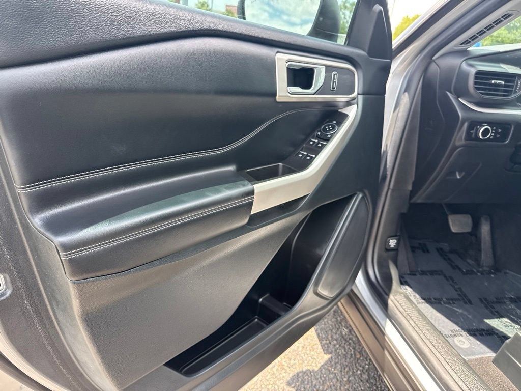 Certified 2023 Ford Explorer XLT RWD image 15