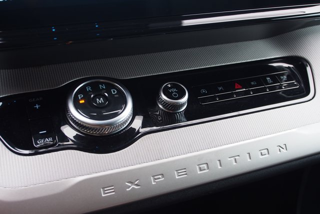 Certified 2025 Ford Expedition Active RWD image 27