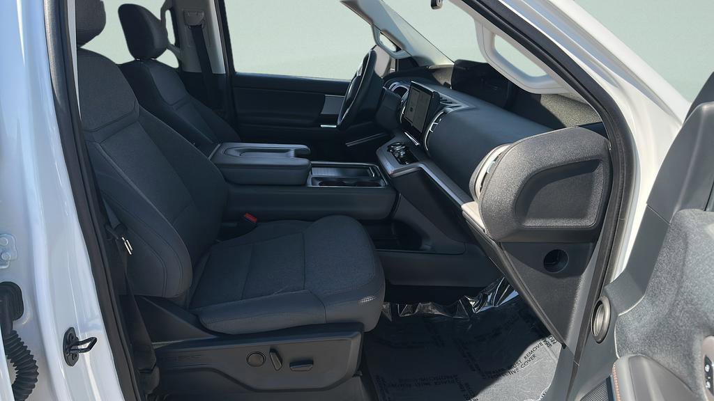 Certified 2025 Ford Expedition Active AWD/4WD image 19