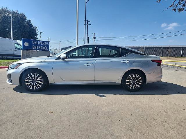 Used 2023 Nissan Altima 2.5 SV image 4