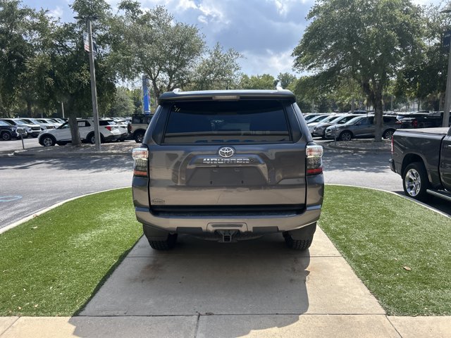 Used 2018 Toyota 4Runner SR5 RWD image 5