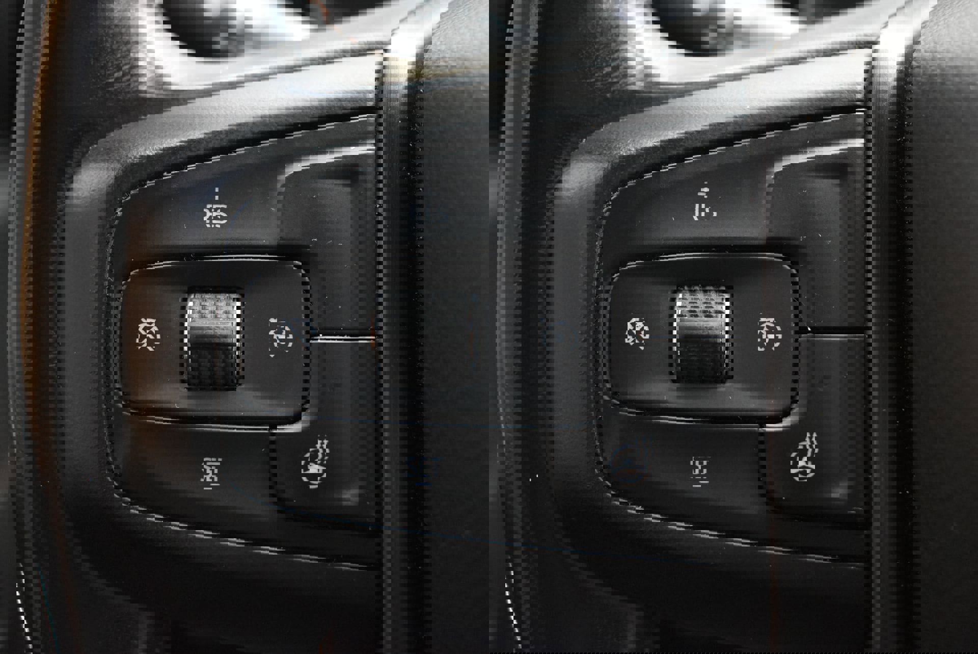 Used 2022 GMC Sierra 2500 AT4 image 21