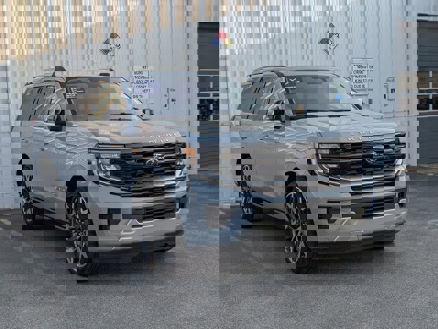 Certified 2025 Ford Expedition Platinum w/ Platinum Ultimate Package image 8