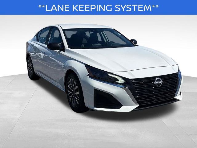 Used 2025 Nissan Altima 2.5 SV FWD image 4
