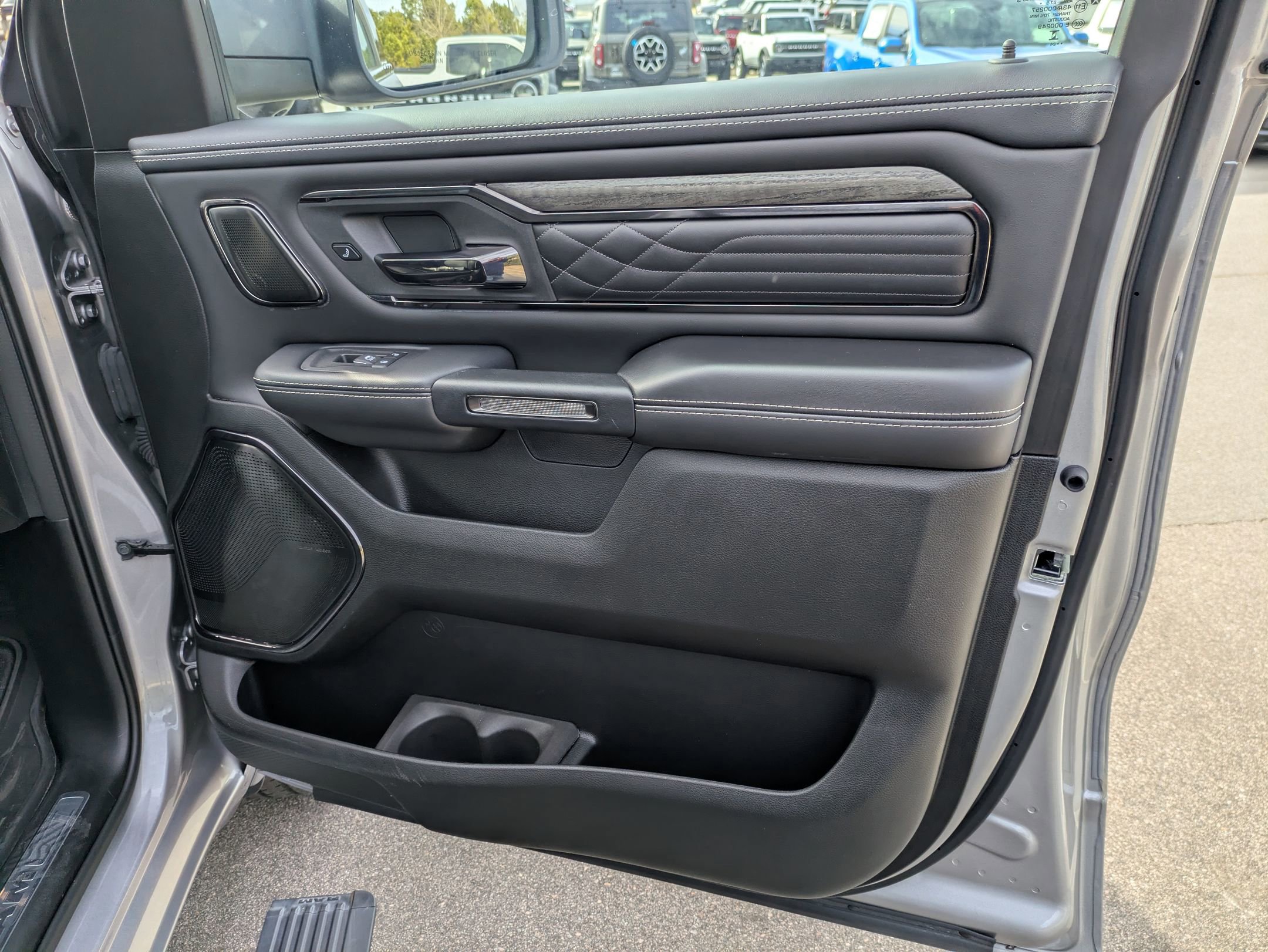 Used 2025 RAM 1500 Limited image 43