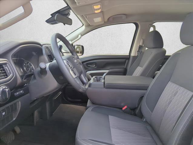Used 2024 Nissan Titan SV image 15
