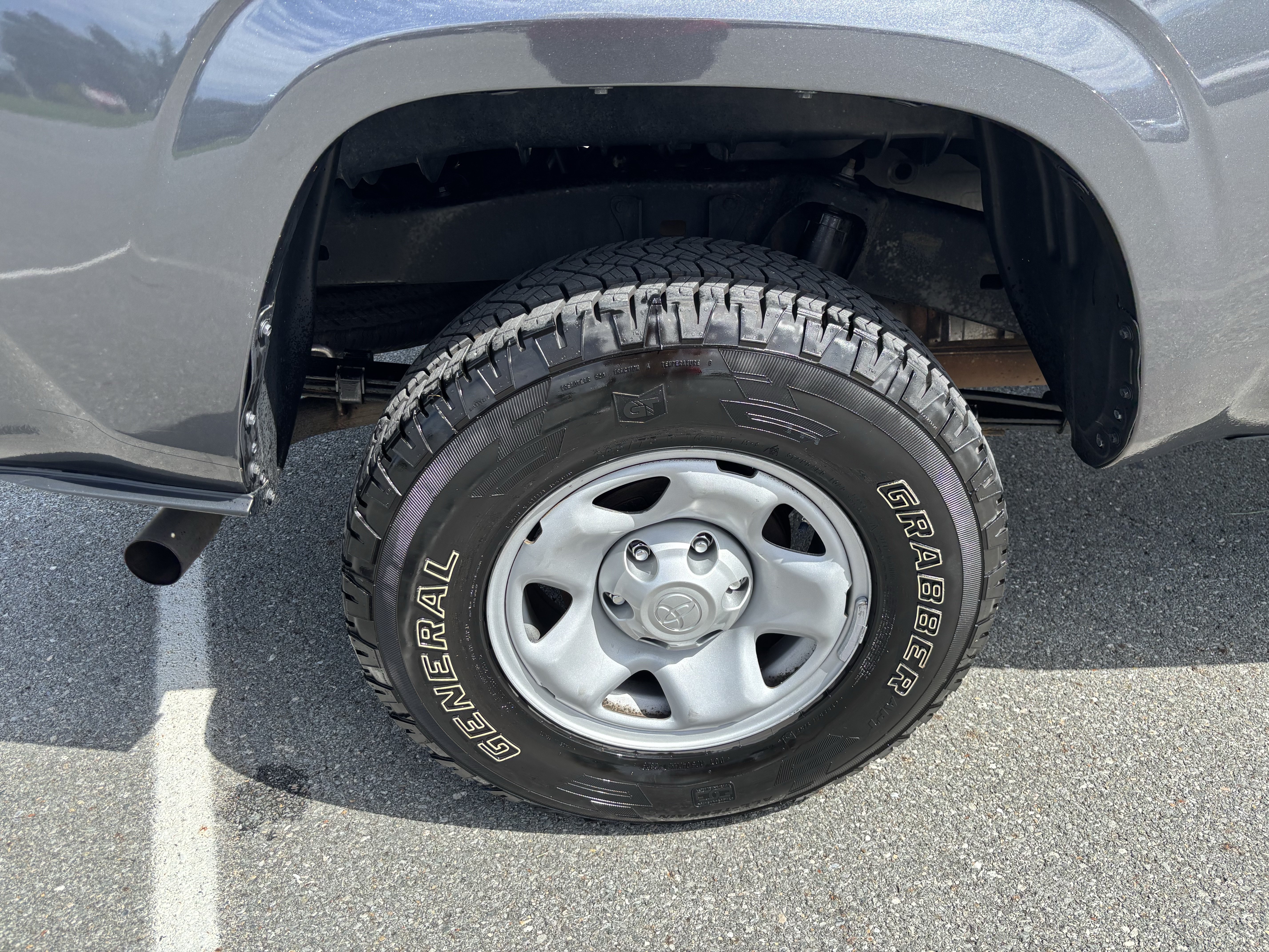 Used 2022 Toyota Tacoma SR AWD/4WD image 9