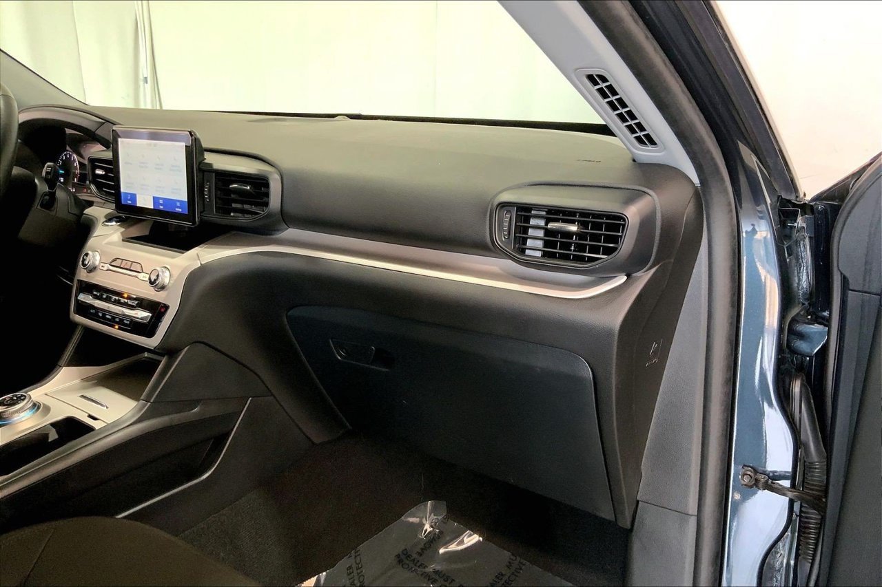 Certified 2024 Ford Explorer XLT RWD image 13