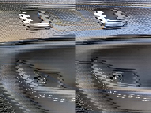 Used 2024 Jeep Grand Cherokee Laredo X image 30