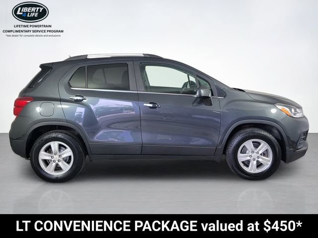 Used 2017 Chevrolet Trax LT w/ LT Convenience Package AWD/4WD image 2