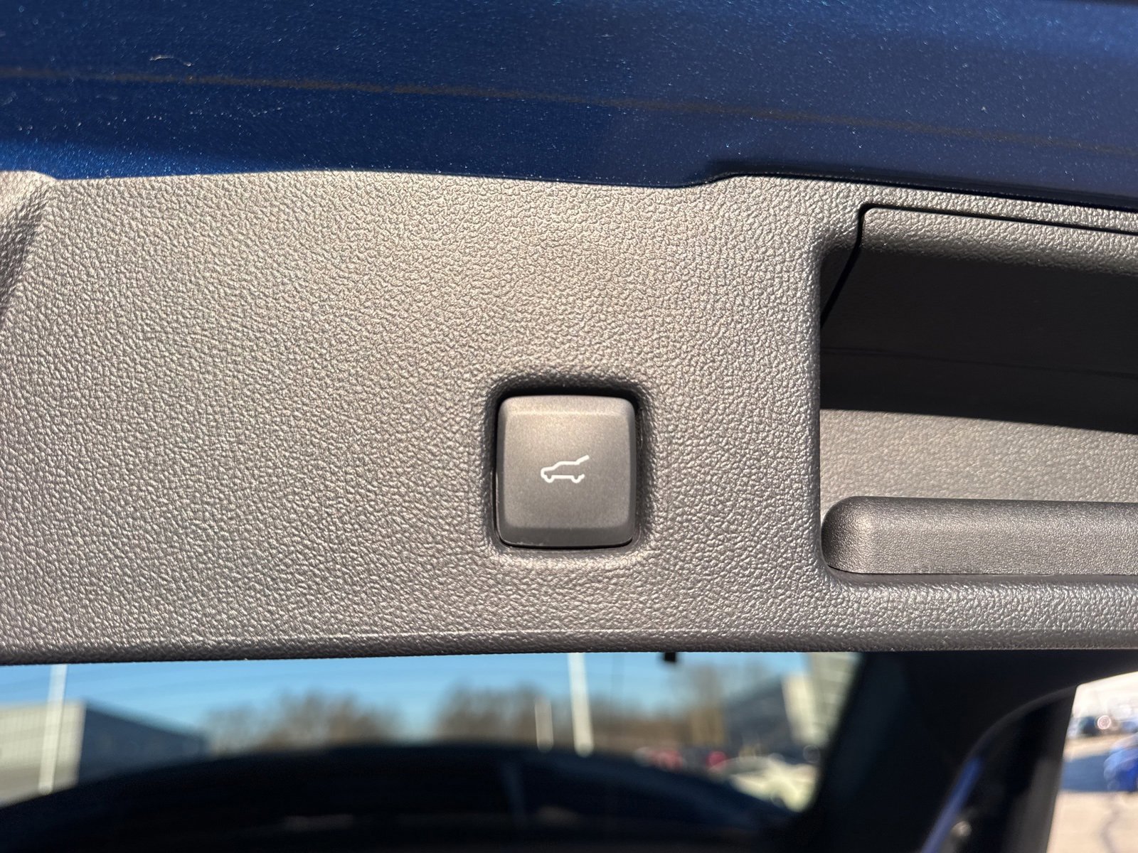 Certified 2022 Ford Escape SEL w/ SEL Stealth AWD Package image 39