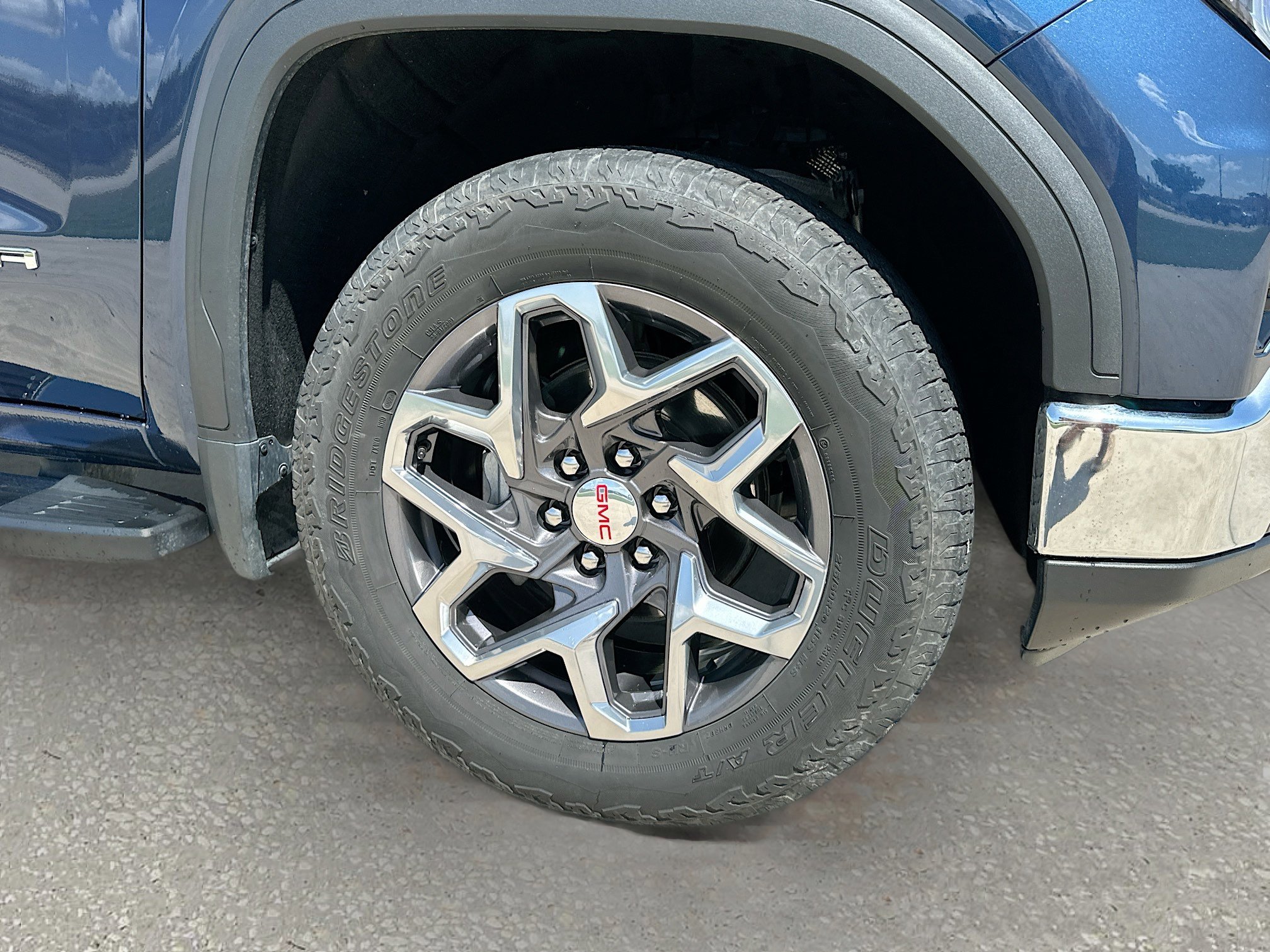 Used 2023 GMC Sierra 1500 SLT w/ SLT Premium Plus Package AWD/4WD image 31