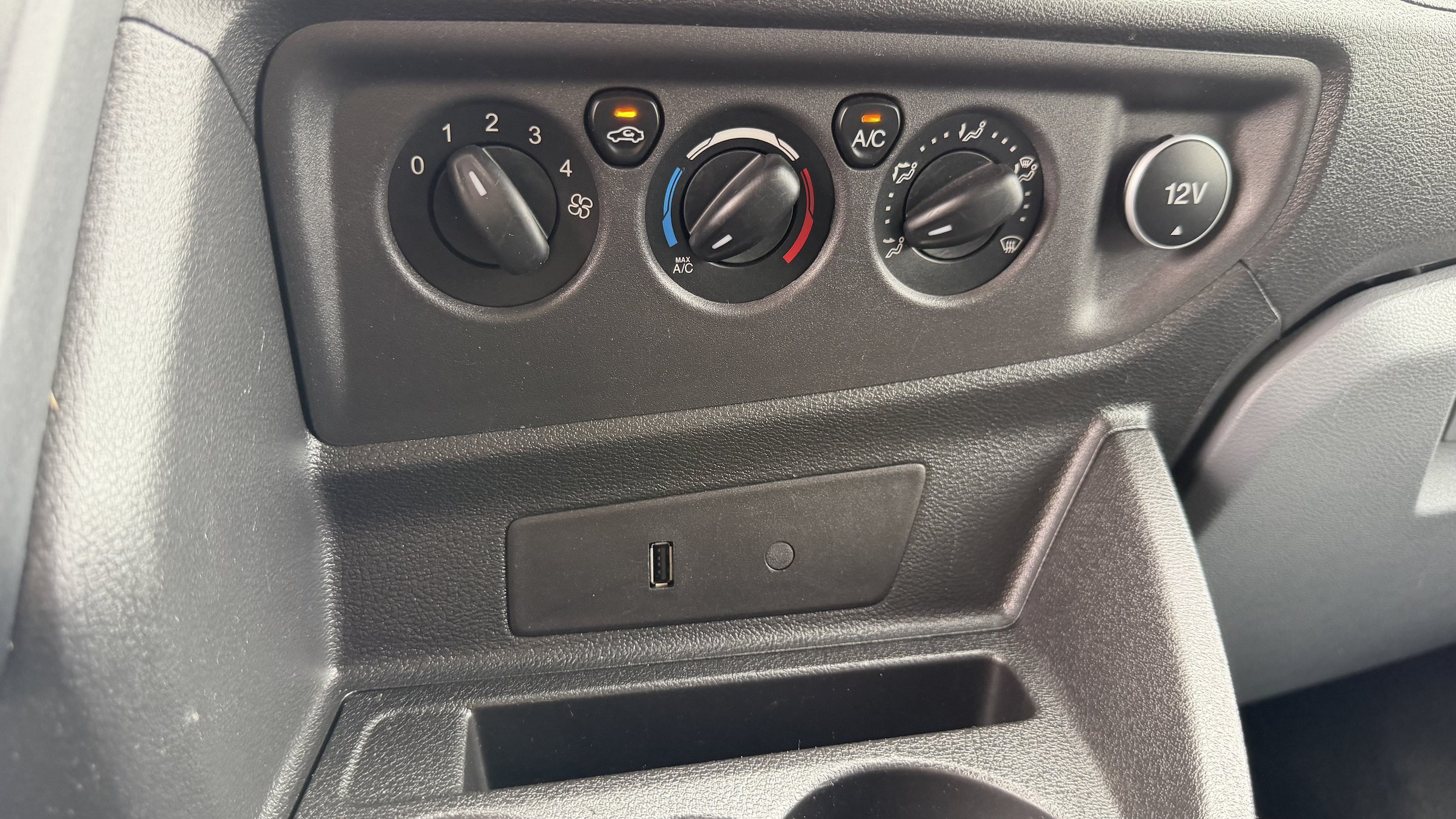 Certified 2018 Ford Transit 150 XL RWD image 35