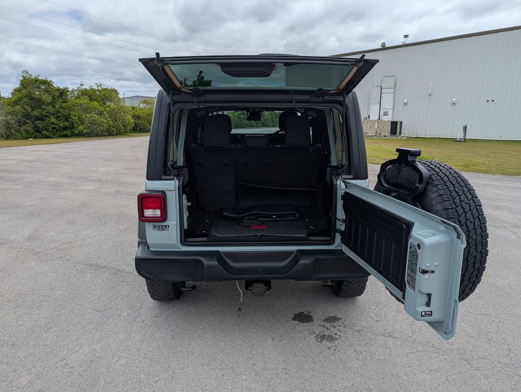 Used 2024 Jeep Wrangler Unlimited Sport w/ Convenience Group AWD/4WD image 27