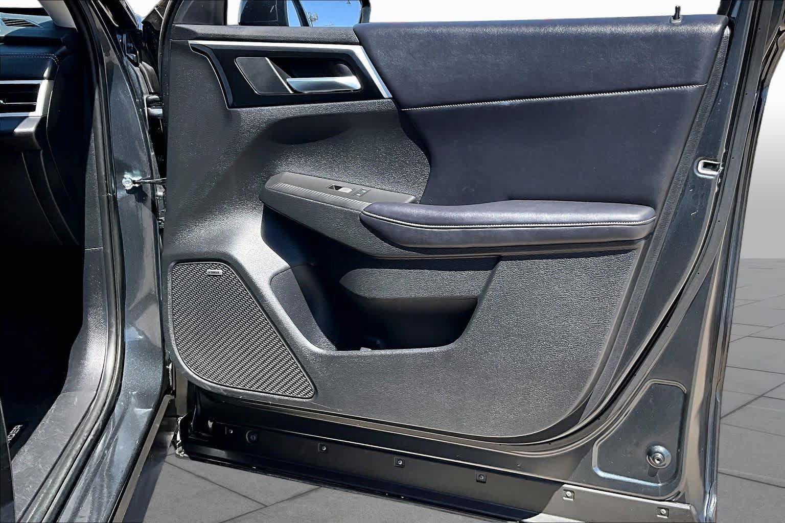 Used 2025 Mitsubishi Outlander SE AWD/4WD image 22