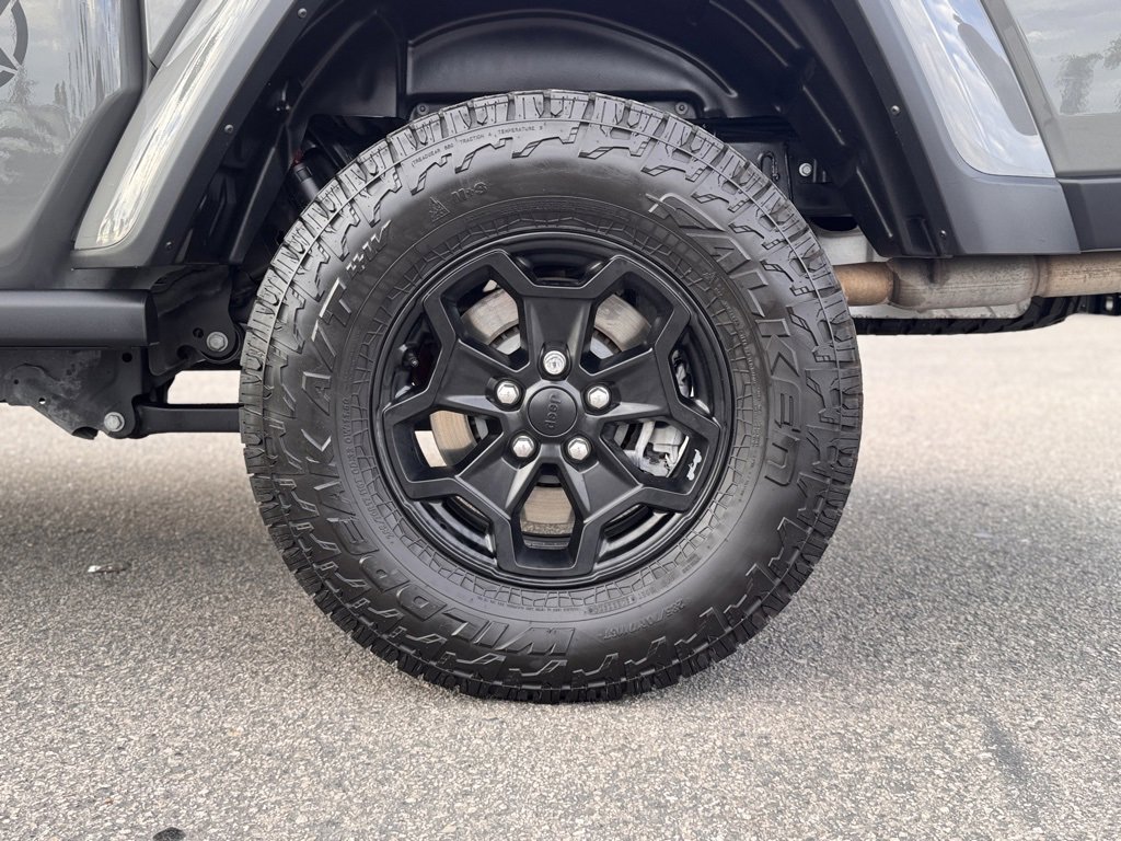 Used 2023 Jeep Gladiator Willys image 14