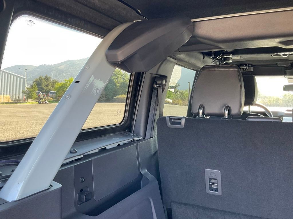 Certified 2024 Ford Bronco Black Diamond w/ Sasquatch Package image 33