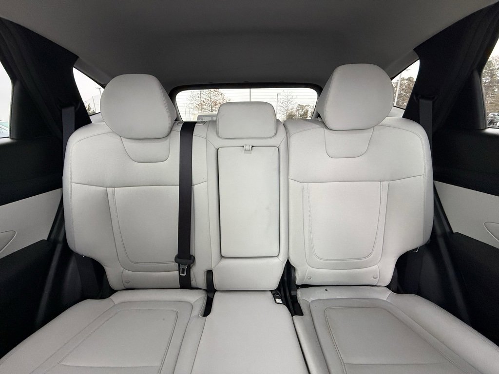 Used 2025 Hyundai Tucson SE image 28