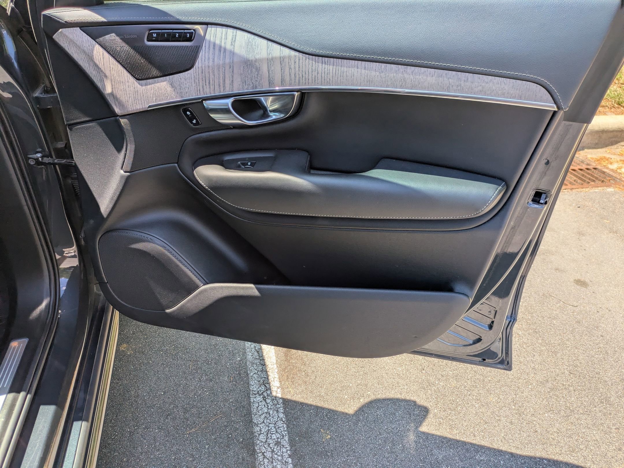 Used 2022 Volvo XC90 T6 Inscription w/ Advanced Package image 37