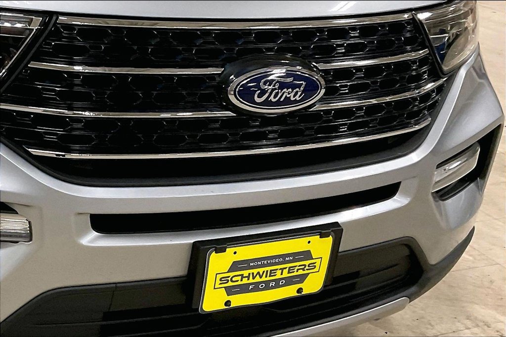Certified 2020 Ford Explorer XLT w/ Equipment Group 202A AWD/4WD image 29