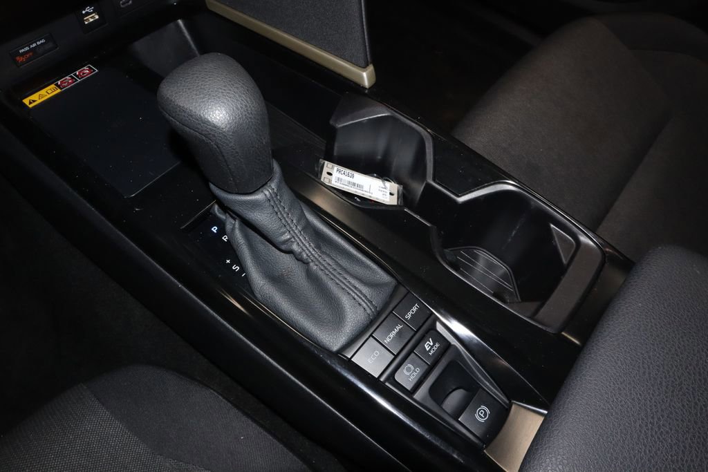 Used 2025 Toyota Camry LE FWD image 32