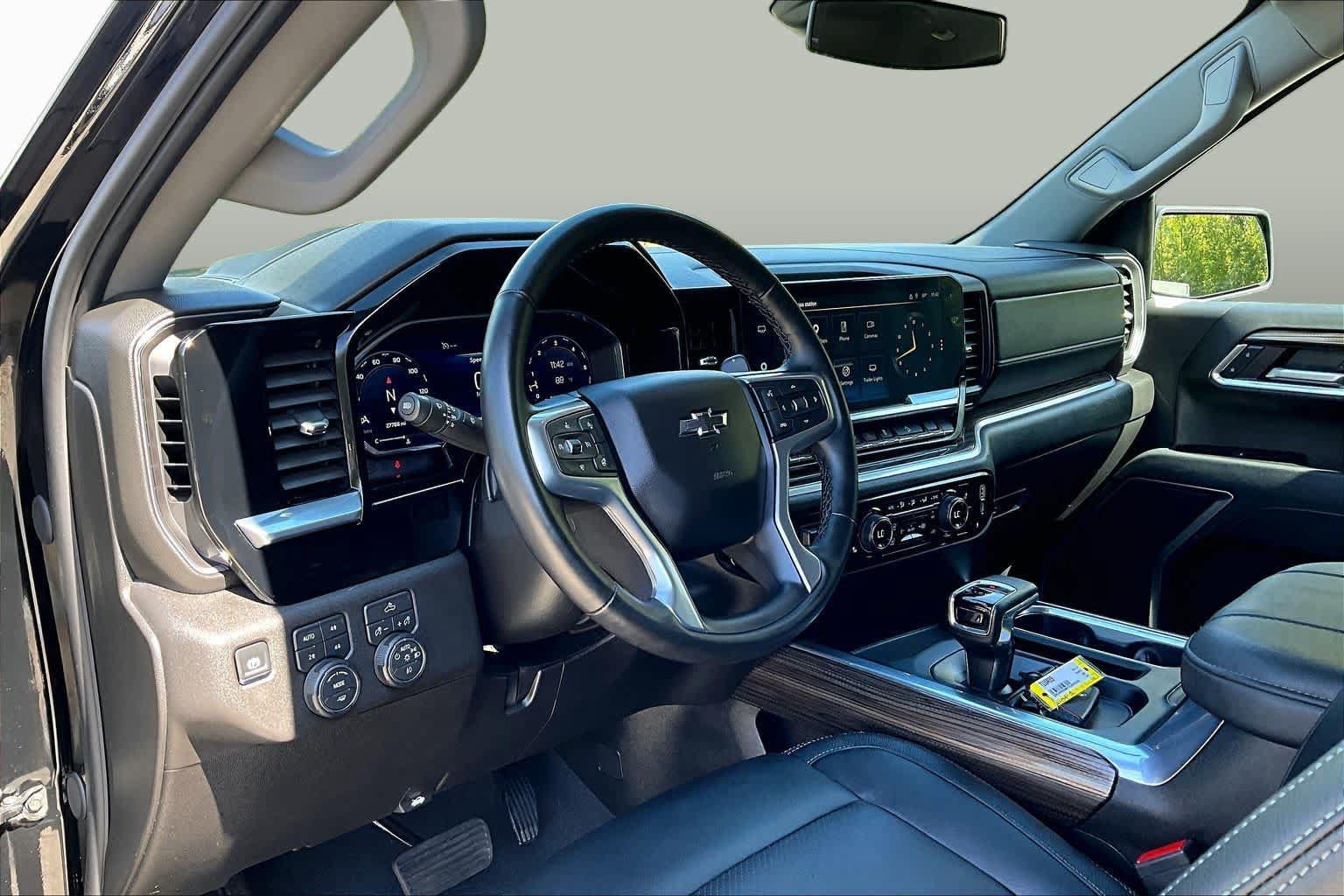 Used 2026 Chevrolet Silverado 1500 RST w/ Z71 Off-Road Package AWD/4WD image 18