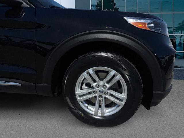 Certified 2023 Ford Explorer XLT w/ Equipment Group 202A RWD image 9