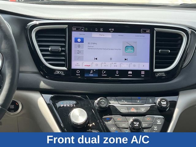 Used 2023 Chrysler Pacifica Touring-L FWD image 18