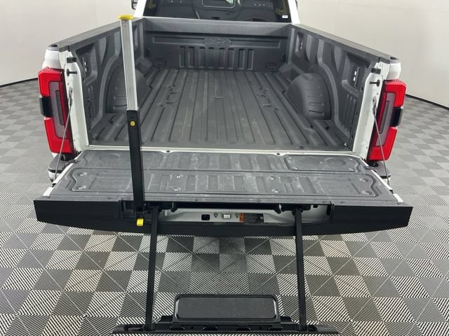 Certified 2025 Ford F450 Platinum w/ Platinum Plus Package AWD/4WD image 8