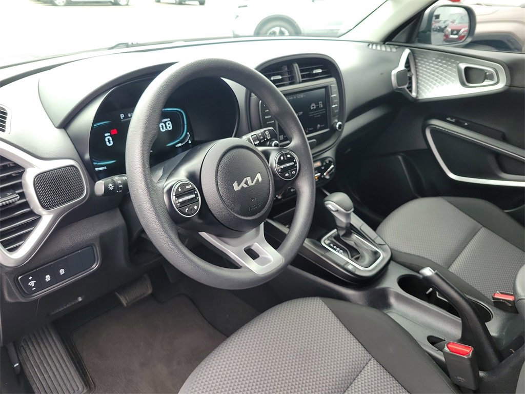 Used 2025 Kia Soul LX w/ LX Technology Package image 15