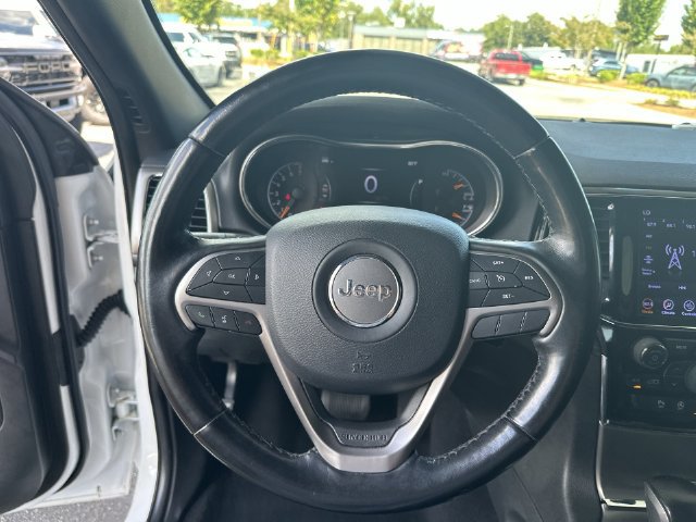 Used 2020 Jeep Grand Cherokee Altitude AWD/4WD image 15