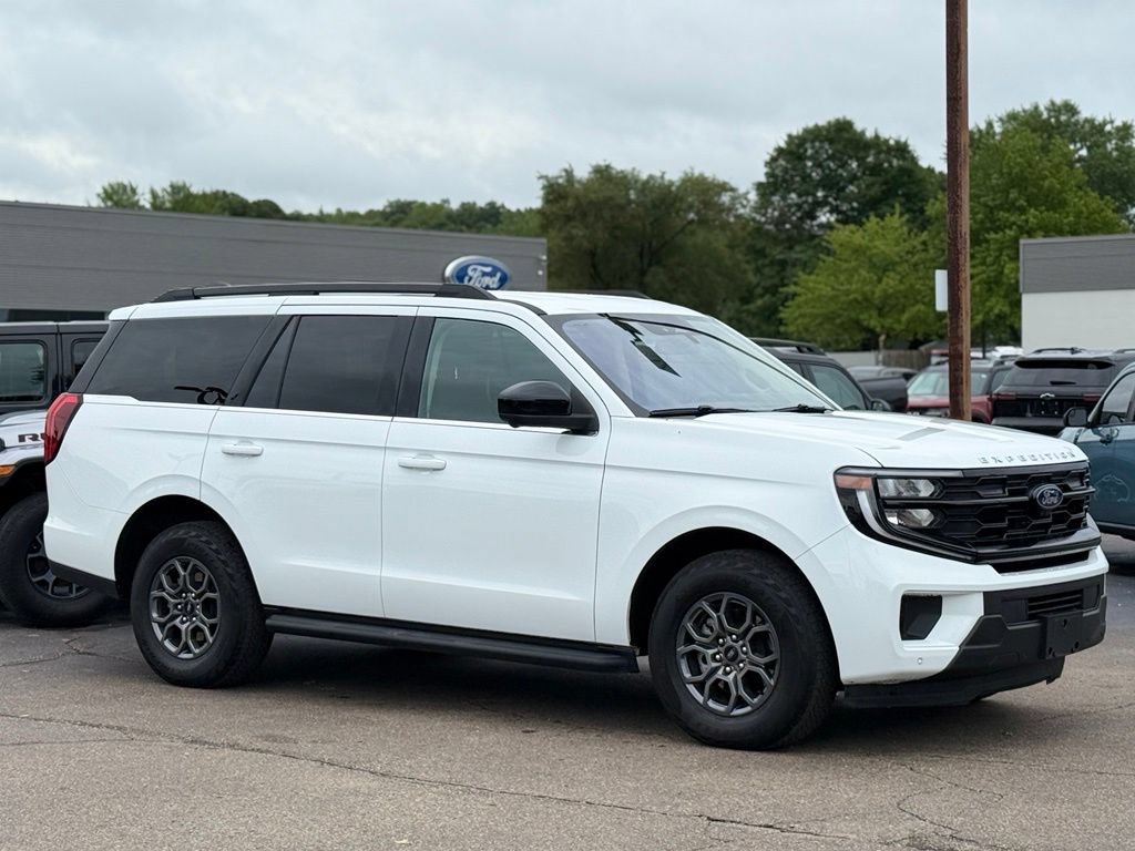 Certified 2025 Ford Expedition Active AWD/4WD image 32