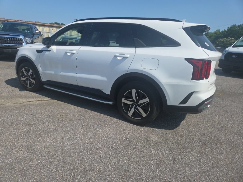 Used 2023 Kia Sorento S w/ Panoramic Sunroof Package FWD image 8
