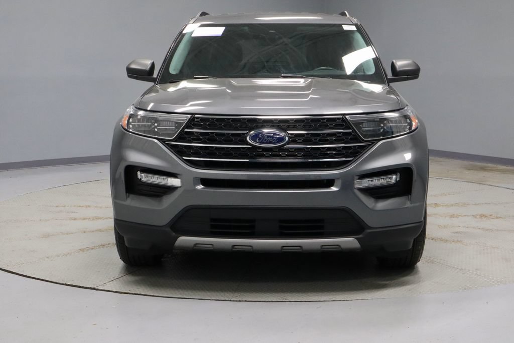 Certified 2024 Ford Explorer XLT w/ Equipment Group 202A AWD/4WD image 6