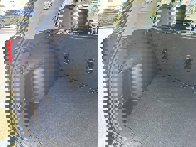 Used 2023 GMC Terrain SLT image 35