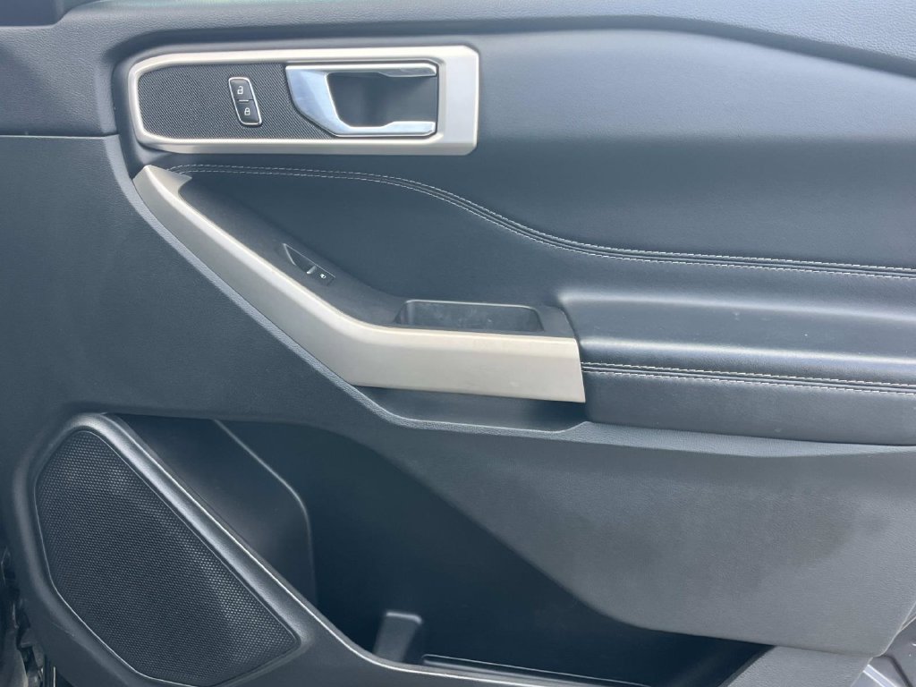 Certified 2022 Ford Explorer XLT RWD image 30