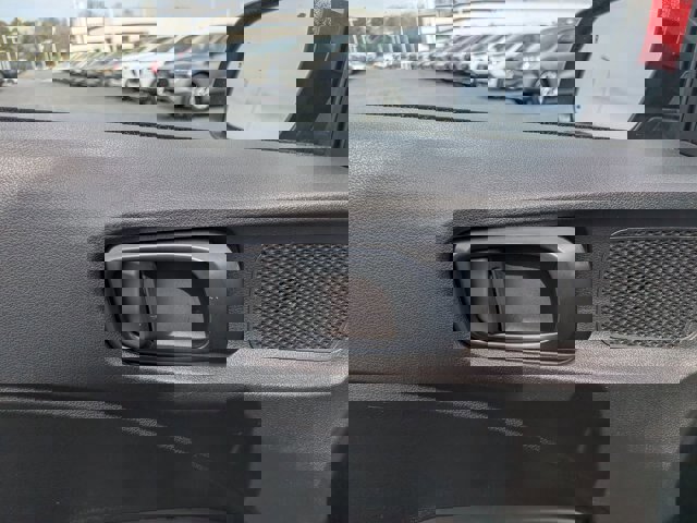 Used 2025 Hyundai Venue Limited image 13