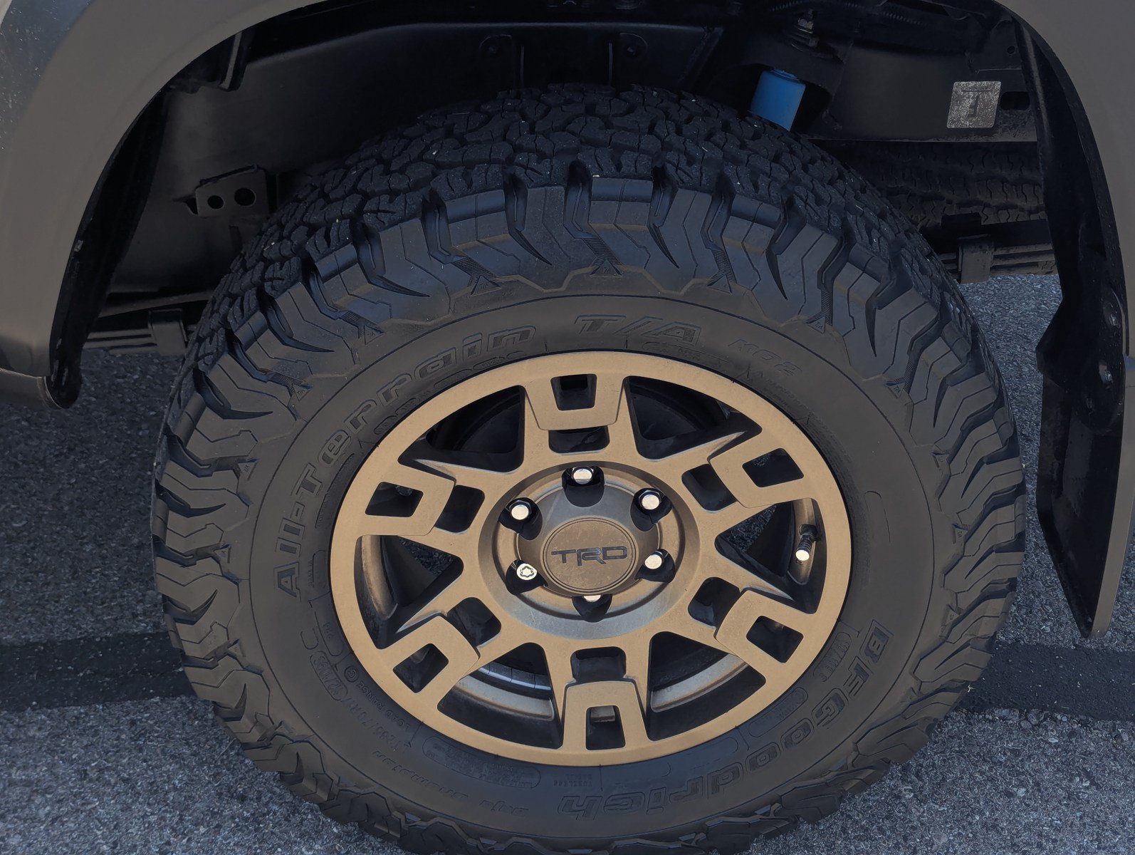 Used 2020 Toyota Tacoma TRD Off-Road w/ TRD Premium Off Road Package AWD/4WD image 7