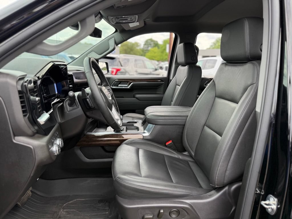 Used 2024 GMC Sierra 1500 Elevation w/ Elevation Premium Package AWD/4WD image 6