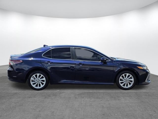 Used 2022 Toyota Camry LE FWD image 3
