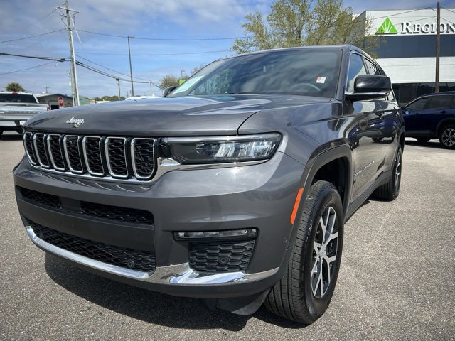 Used 2024 Jeep Grand Cherokee L Limited w/ Luxury Tech Group II image 4