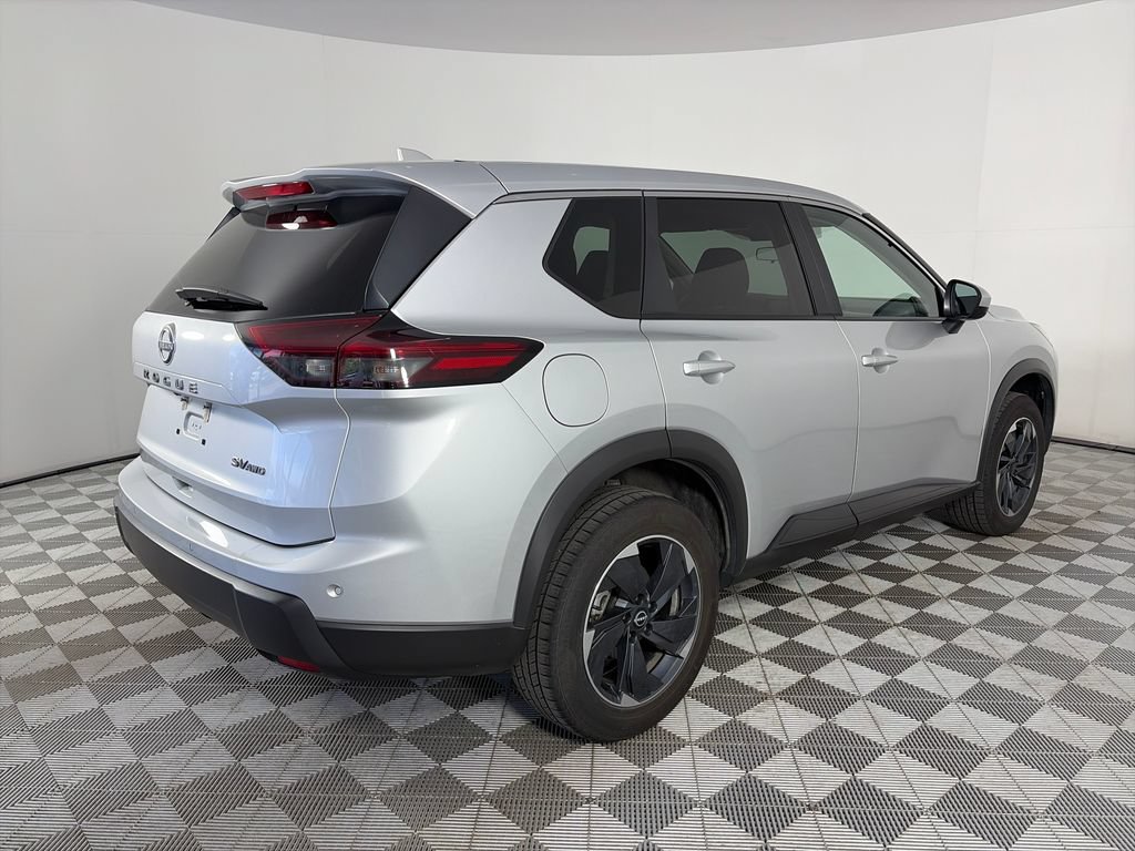 Used 2024 Nissan Rogue SV AWD/4WD image 7