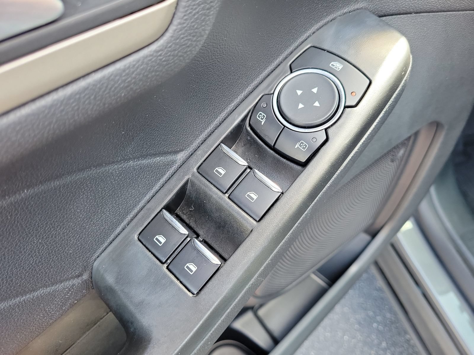 Certified 2022 Ford Escape SEL FWD image 15
