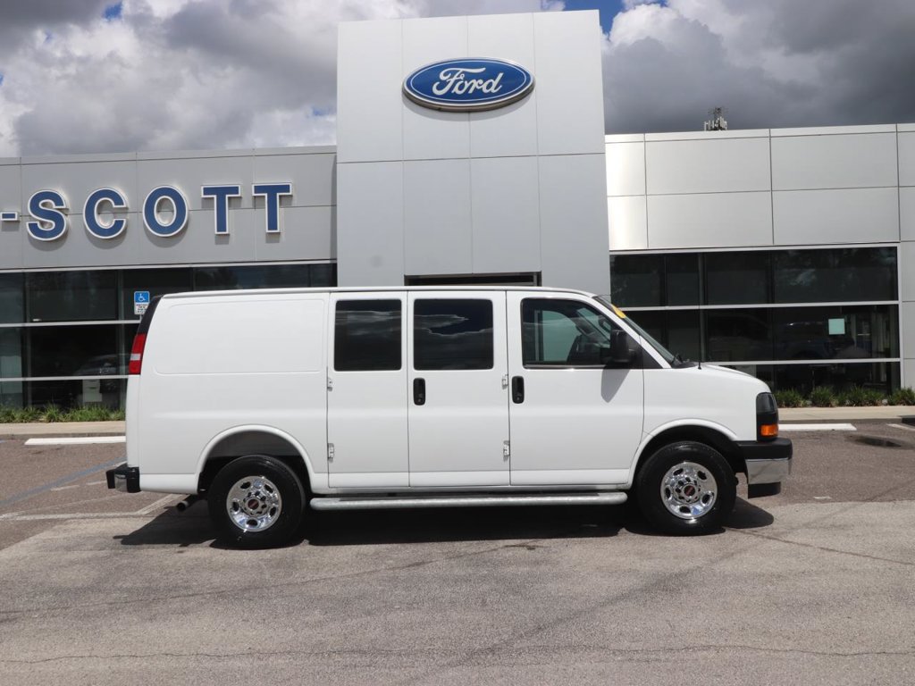 Used 2025 GMC Savana 2500 w/ Driver Convenience Package RWD image 17