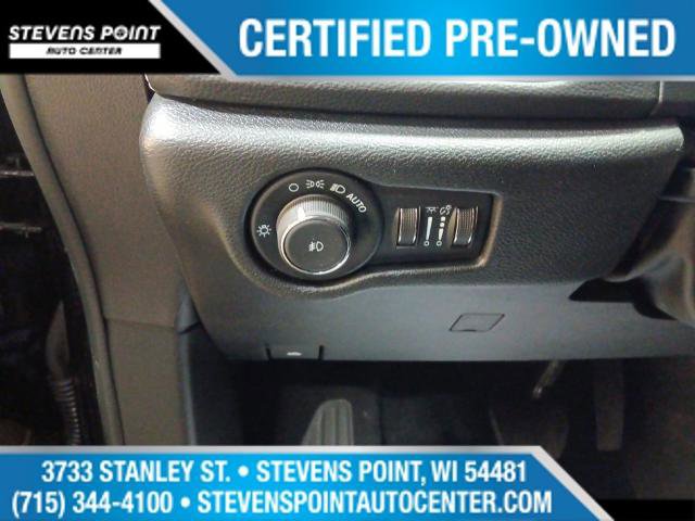 Used 2025 Chrysler Pacifica Limited image 16