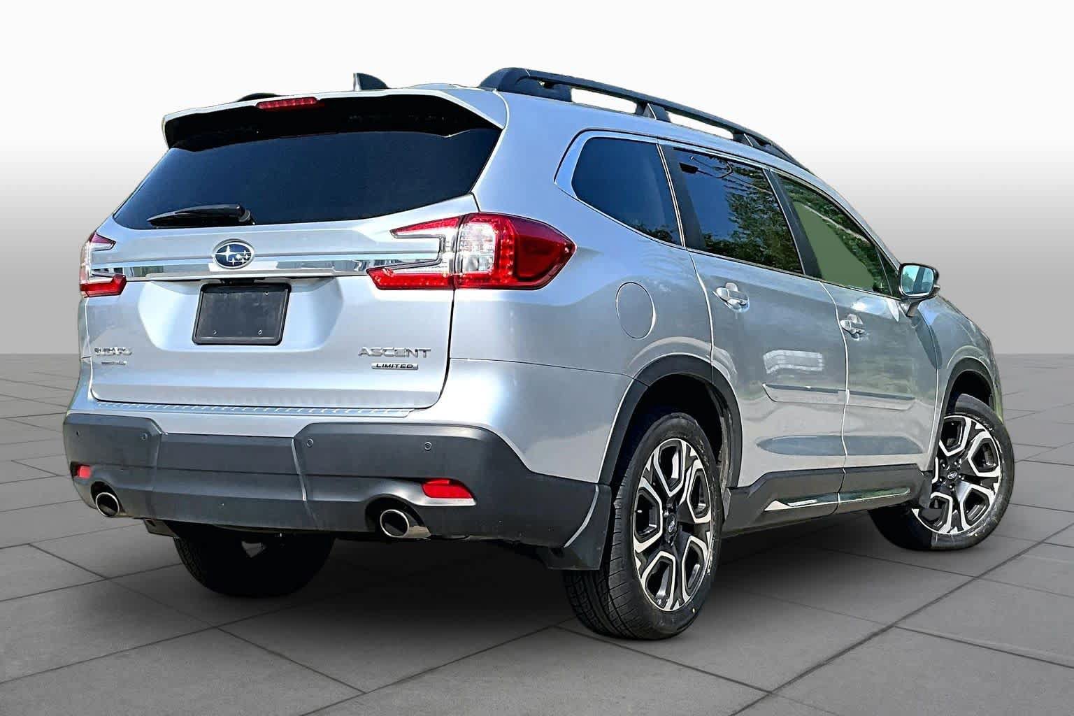 Used 2024 Subaru Ascent Limited w/ Technology Package AWD/4WD image 13