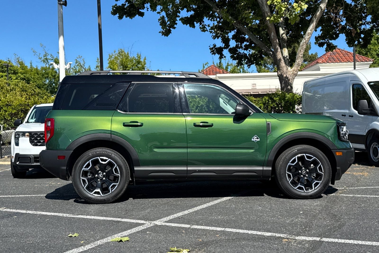 Certified 2025 Ford Bronco Sport Outer Banks w/ Outer Banks Tech Package+ AWD/4WD image 3
