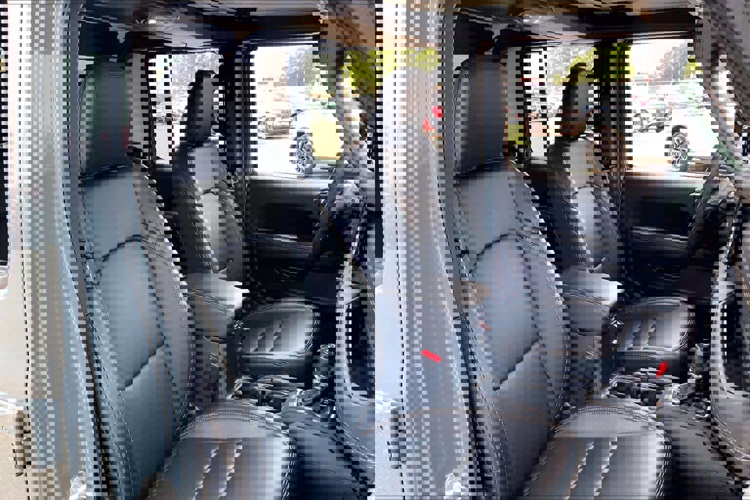 Used 2025 Jeep Gladiator Sport image 9