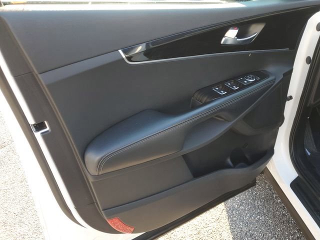 Used 2019 Kia Sorento LX image 16