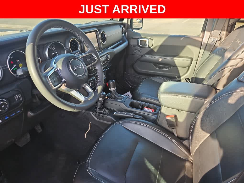 Used 2023 Jeep Wrangler Unlimited Sahara AWD/4WD image 14